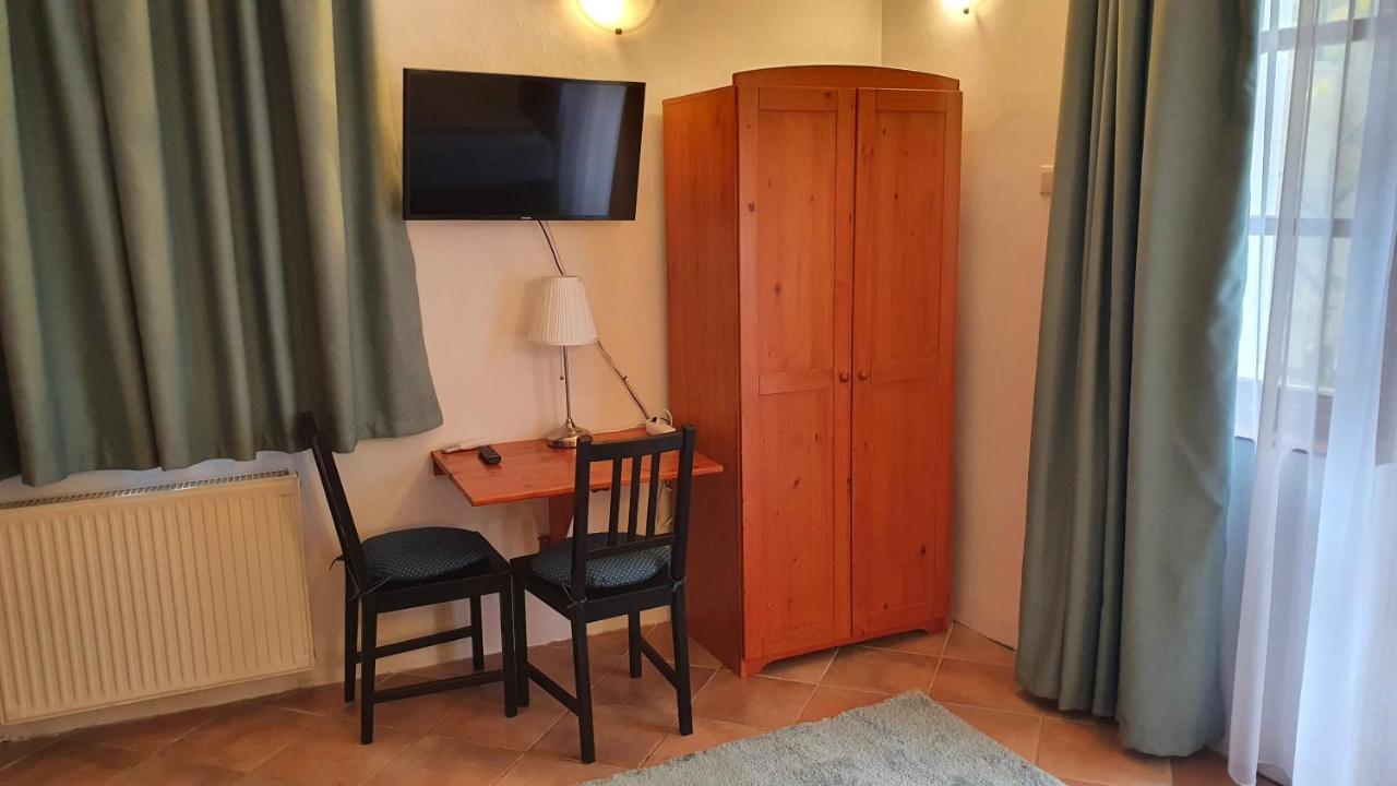 미슈콜츠 Palantir Panzio B&B 외부 사진