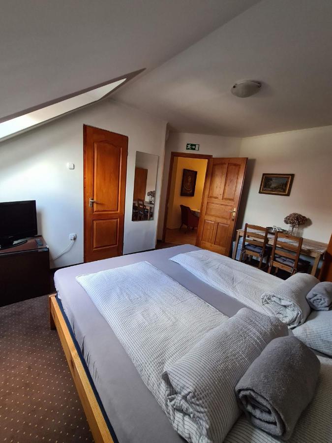 미슈콜츠 Palantir Panzio B&B 외부 사진