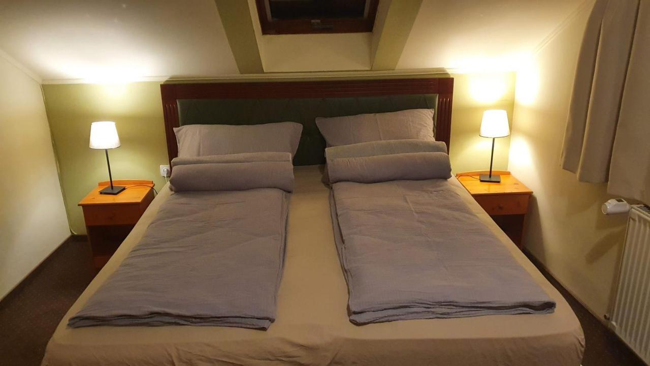 미슈콜츠 Palantir Panzio B&B 외부 사진