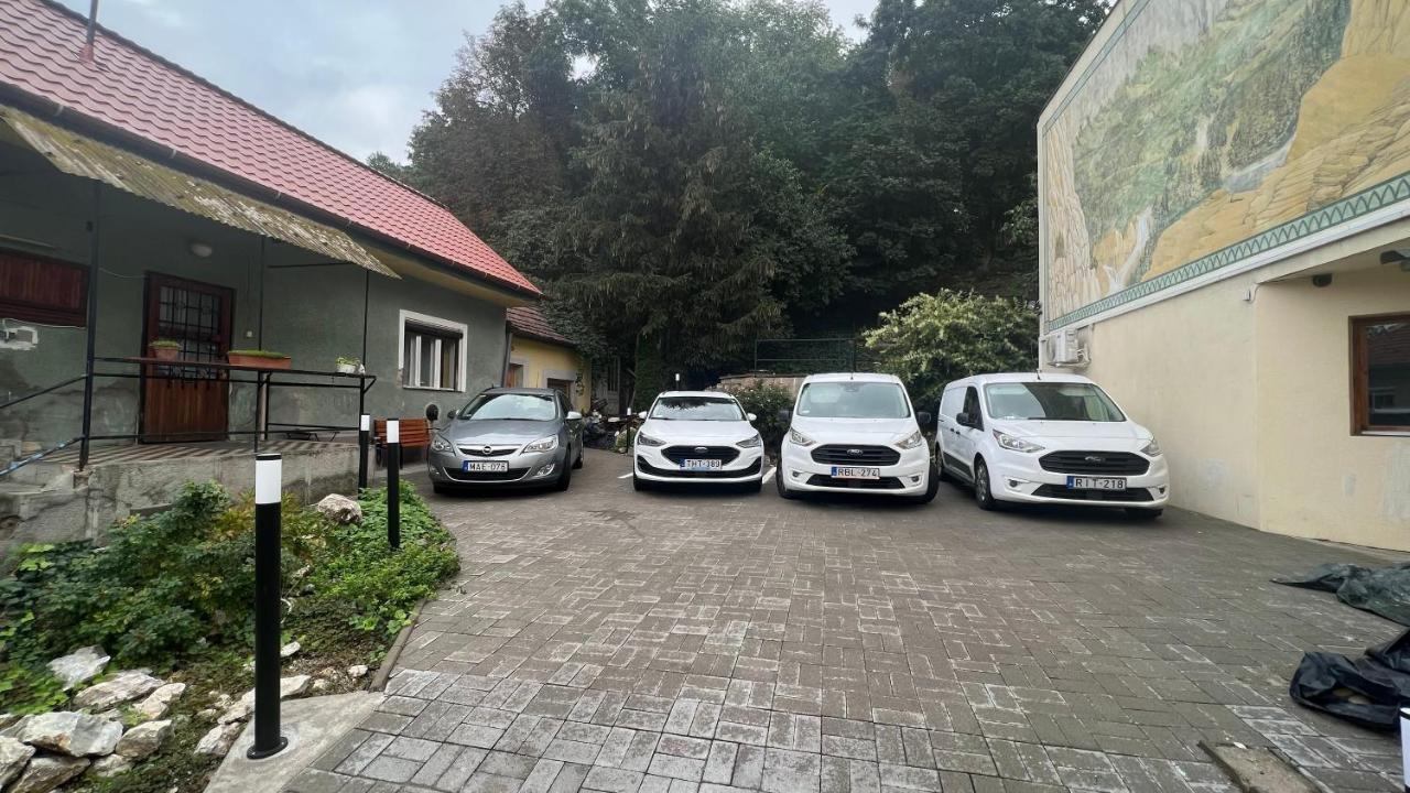미슈콜츠 Palantir Panzio B&B 외부 사진